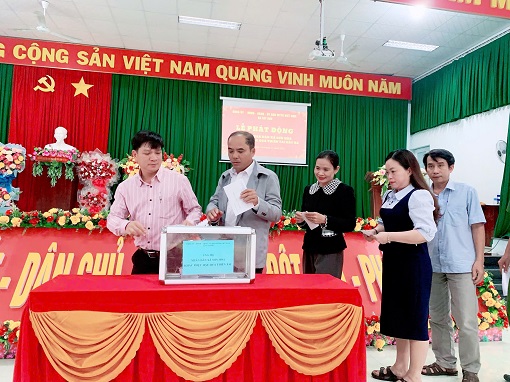 XÃ TÂY SƠN PHÁT ĐỘNG ỦNG HỘ NHÂN DÂN XÃ SƠN HÒA KHẮC PHỤC HẬU QUẢ THIÊN TAI